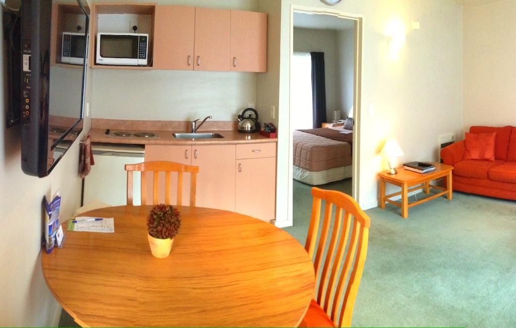Bush Inn Court Motel Christchurch Extérieur photo