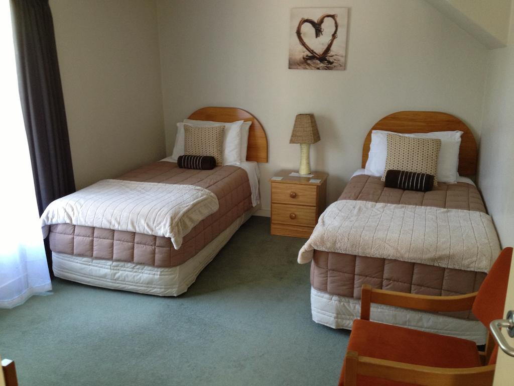 Bush Inn Court Motel Christchurch Extérieur photo
