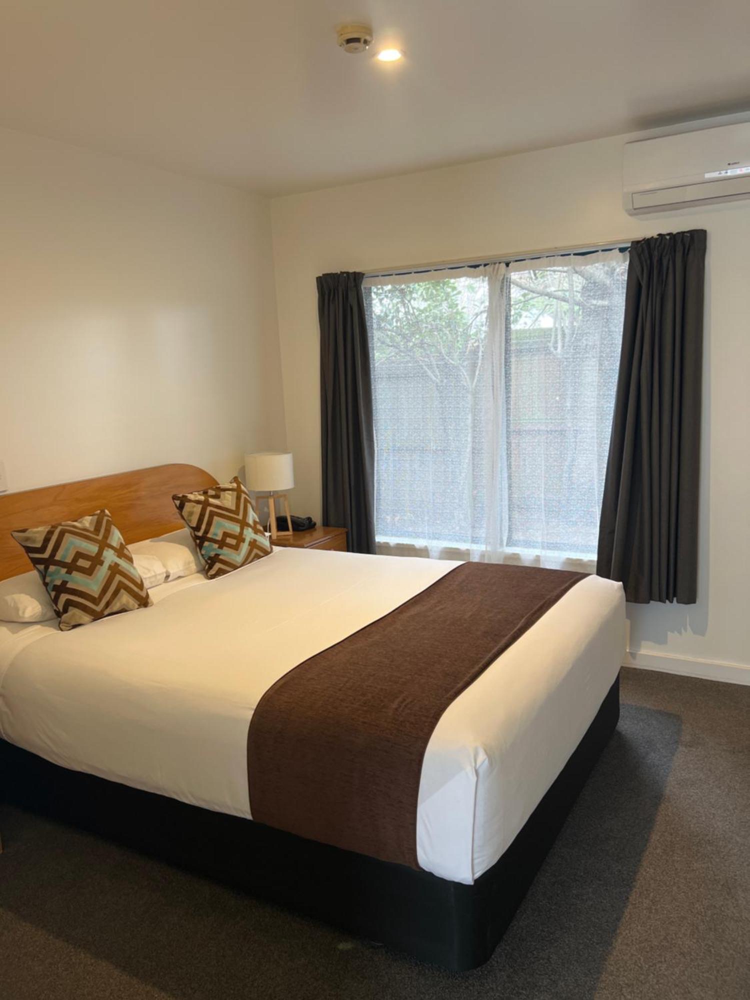 Bush Inn Court Motel Christchurch Extérieur photo