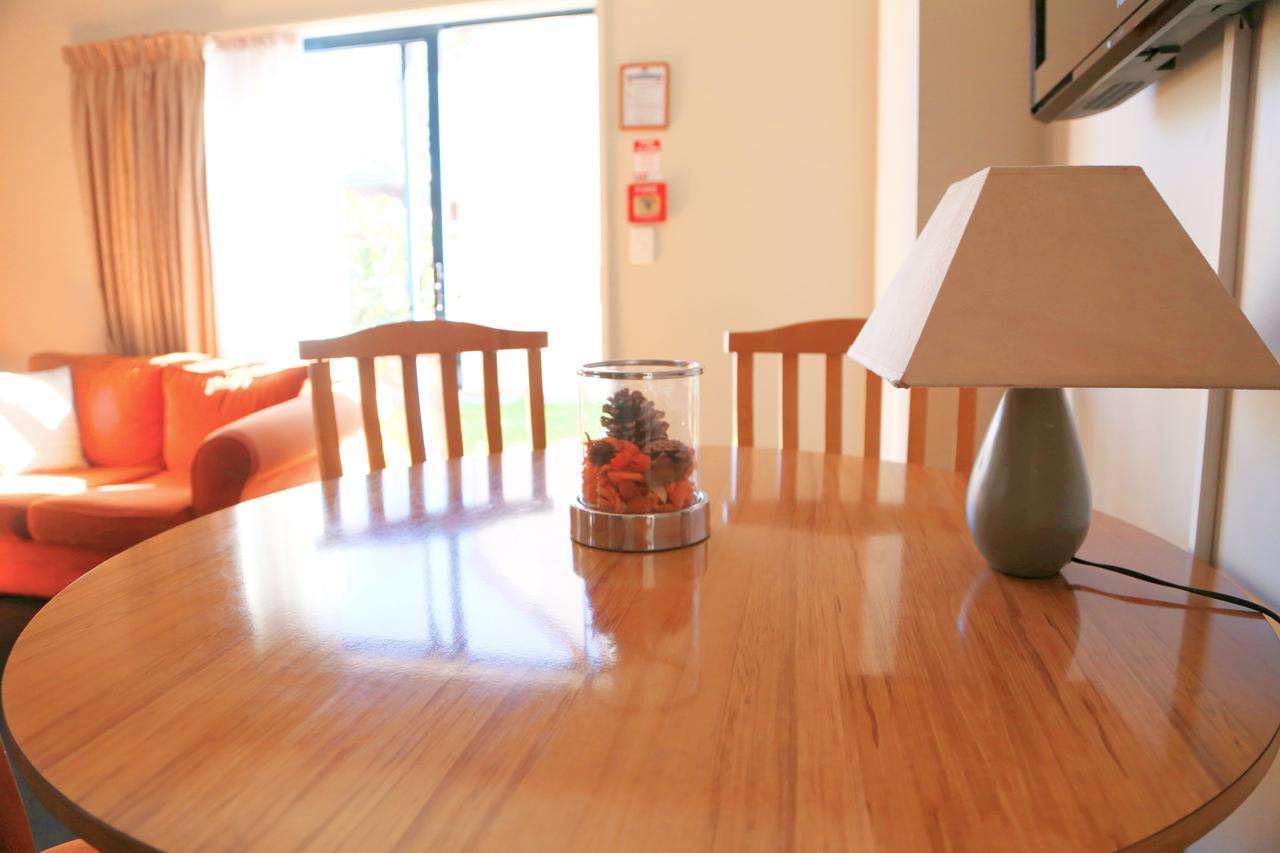 Bush Inn Court Motel Christchurch Extérieur photo